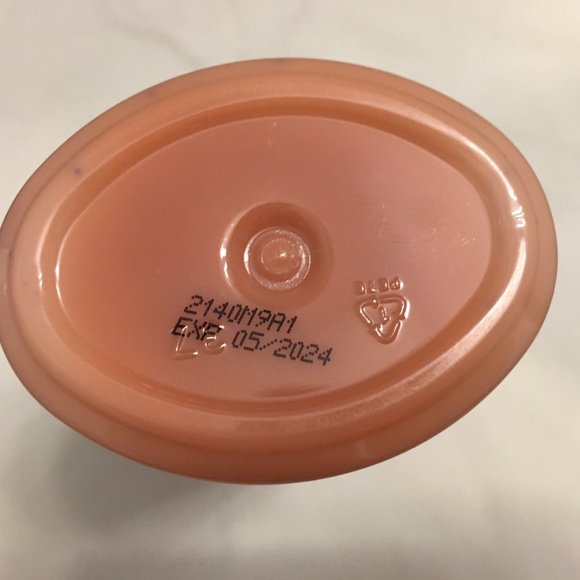 Bath & Body Works Sweet Cinnamon Pumpkin Sanitizer - Picture 3 of 3